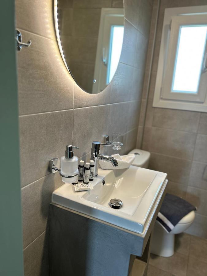 Calliopes By The Sea Boutique Suites Paralia Dionysiou Exterior foto