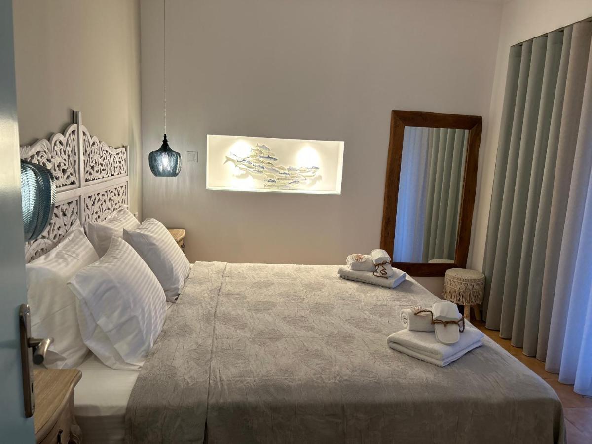 Calliopes By The Sea Boutique Suites Paralia Dionysiou Exterior foto