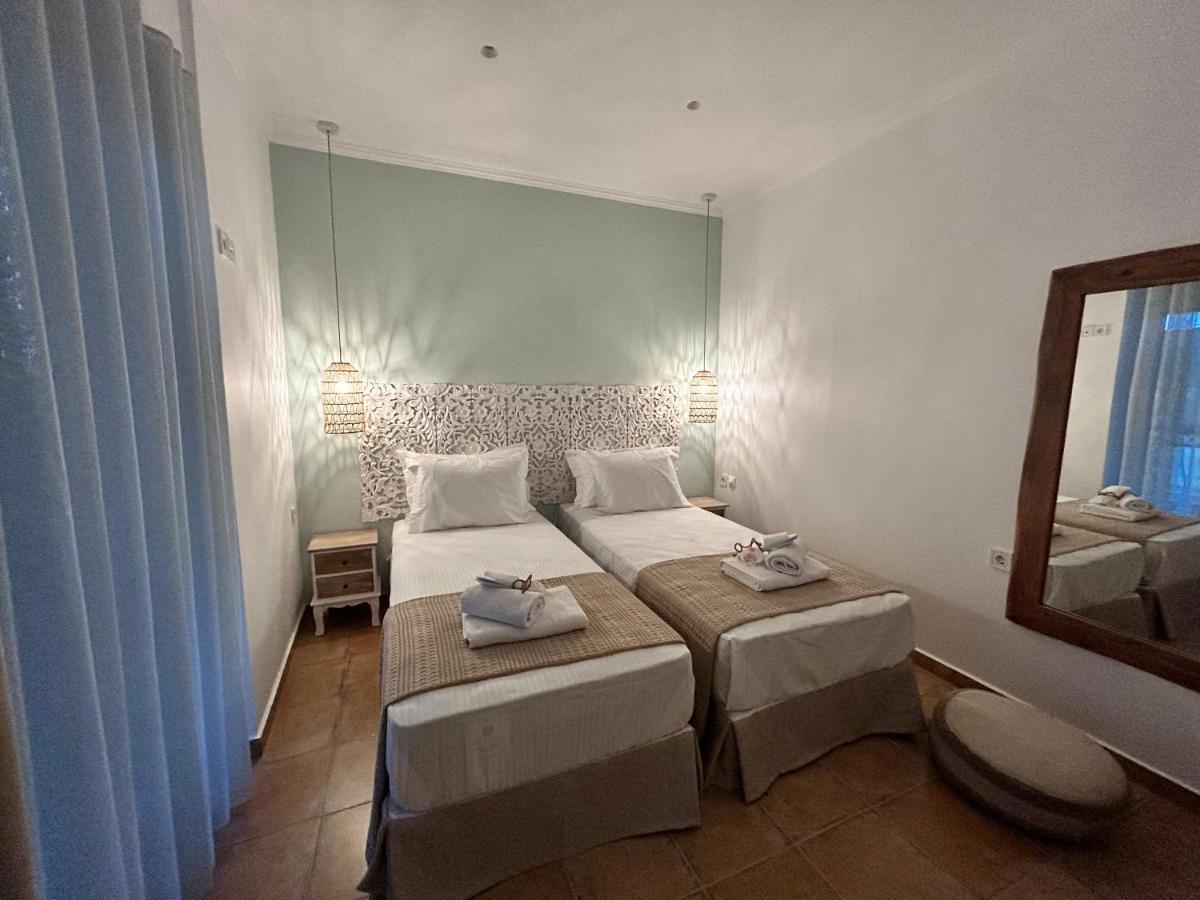 Calliopes By The Sea Boutique Suites Paralia Dionysiou Exterior foto