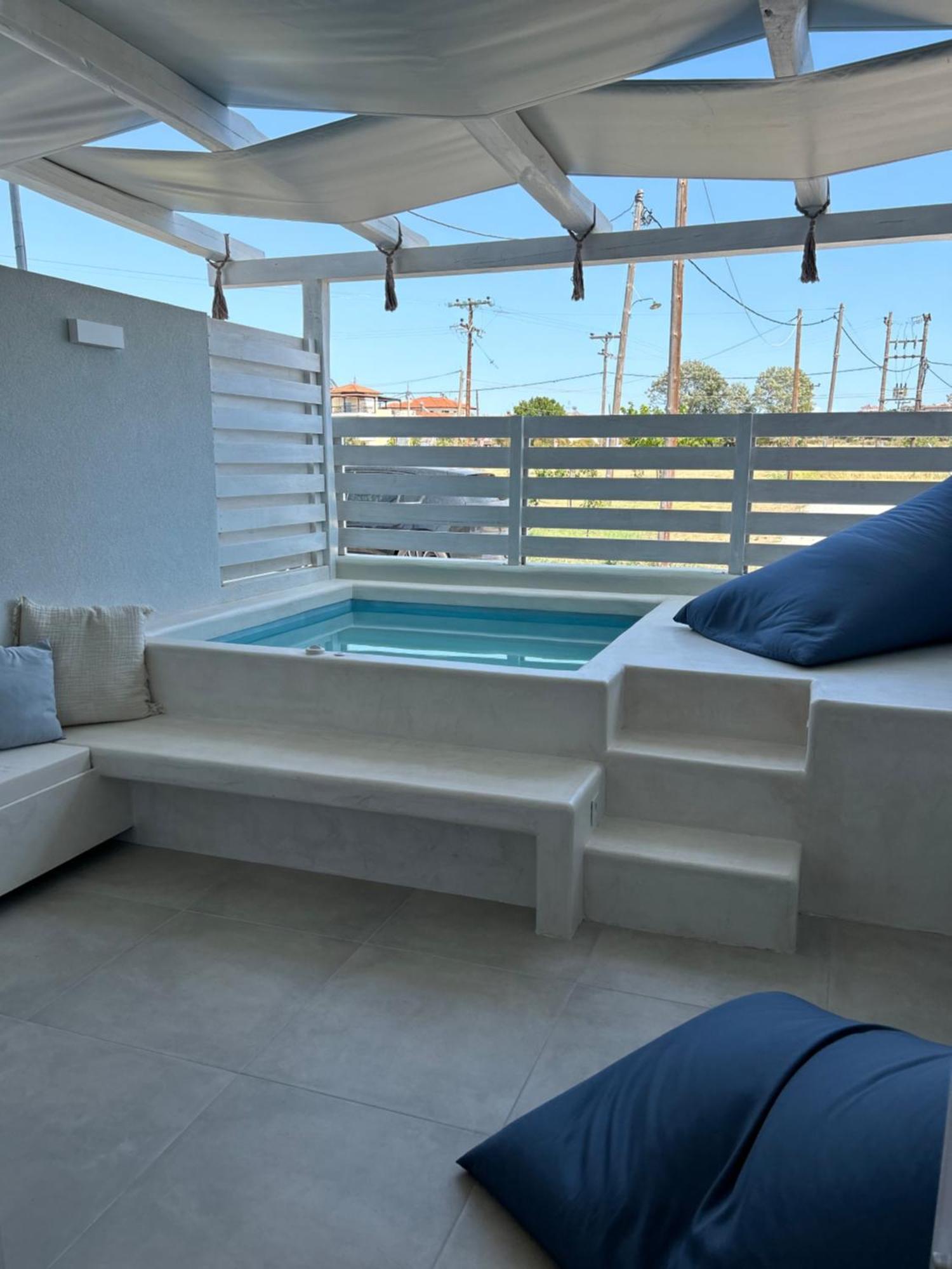 Calliopes By The Sea Boutique Suites Paralia Dionysiou Exterior foto