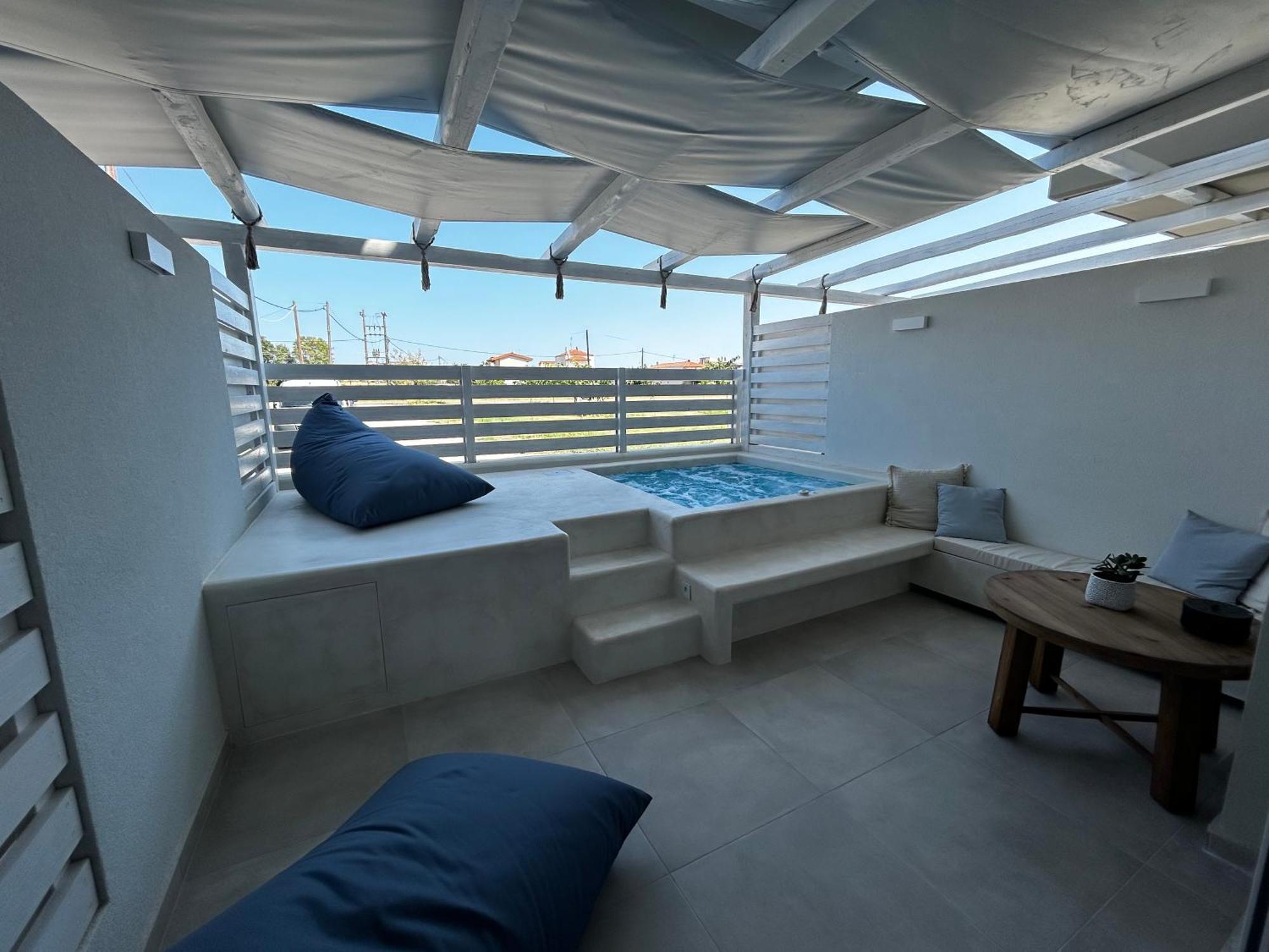 Calliopes By The Sea Boutique Suites Paralia Dionysiou Exterior foto